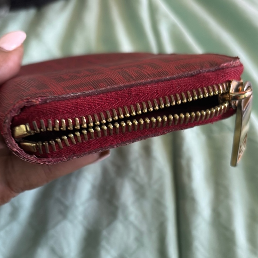 Fendi Red Logo Wallet - Picture 4 of 14